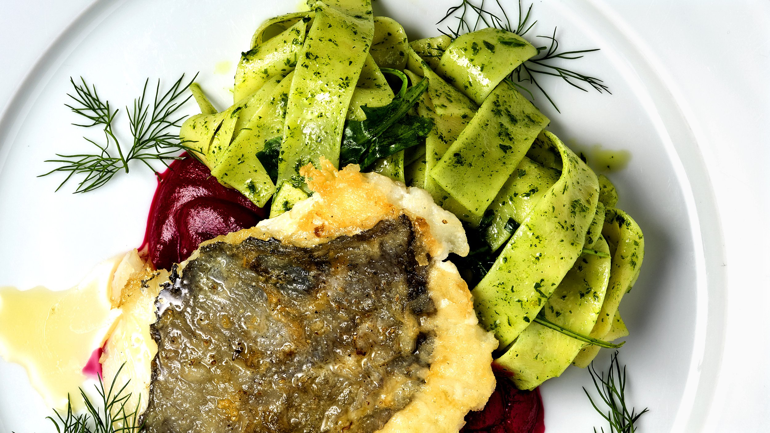 Főétel_Grillezett_Szentpeterhal_Ceklapure_Rukkolas papardelle_Citromos barnavaj_01_Layeres.jpg