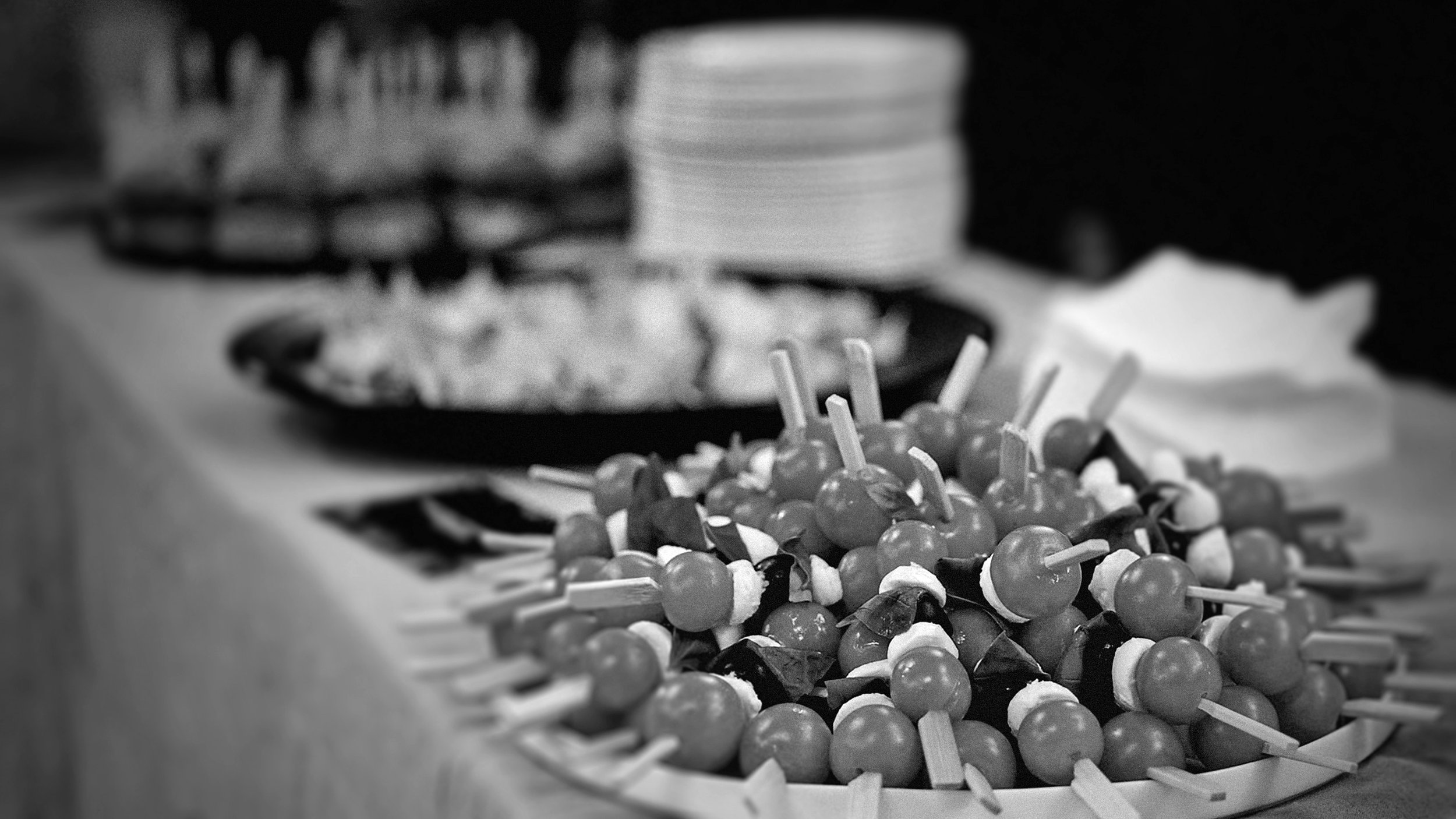 Catering_Food_11_Svédasztal_2560x1440_BW.jpg